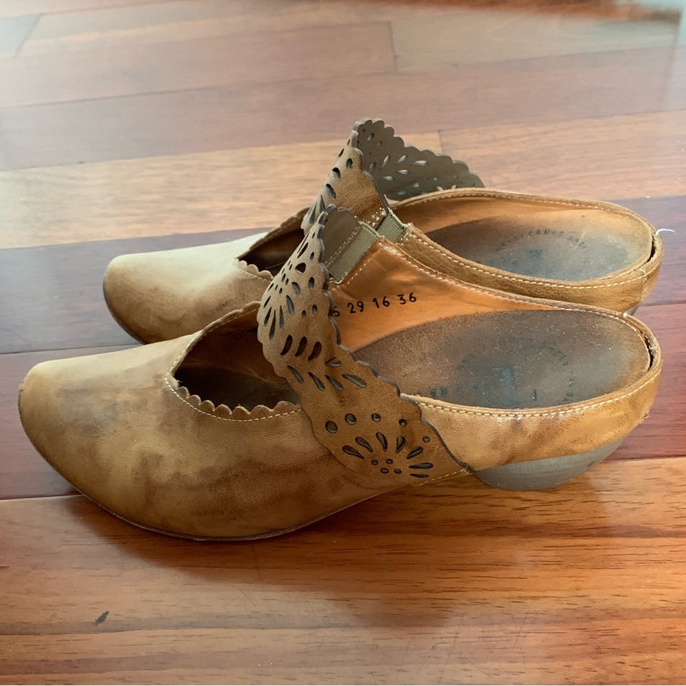 Italian made mules